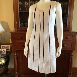 Antonio Melani size 2 dress white with navy